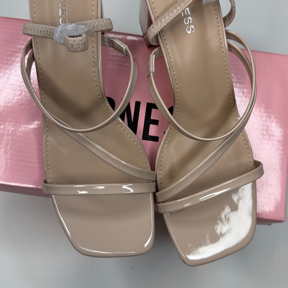 BERNESS Hattie Strappy Block Heel Sandals- Size 8- Beige - Picture 7 of 11